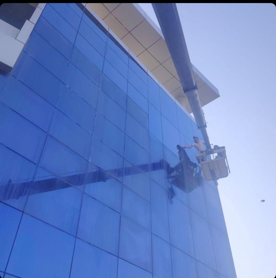 تنظيف واجهات الكلادينج بالرياض